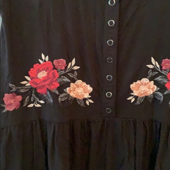 Donating soon! Embroidered Ruffle Bottom Tunic Top - Picture 2 of 3